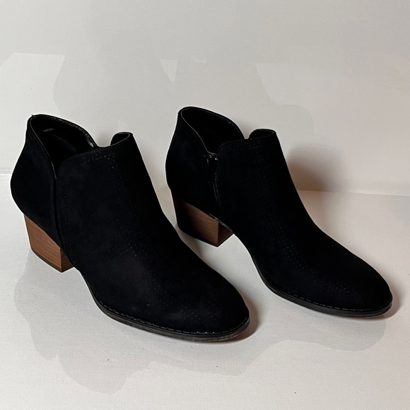 Lifestride Blake Microfiber Heeled Ankle Booties - Picture 1 of 6